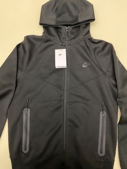 Продаю Nike tech fleece black