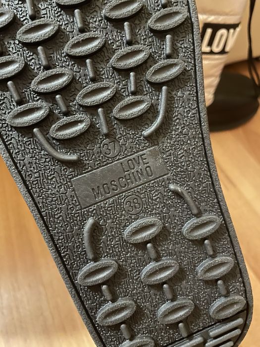 Ghete iarna Love Moschino