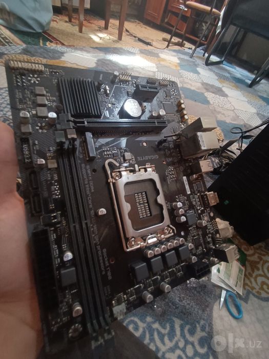 Gygabyte materinka h610m k ddr4