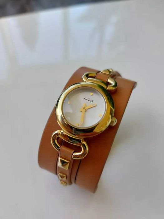 Guess W0160L4, часовник