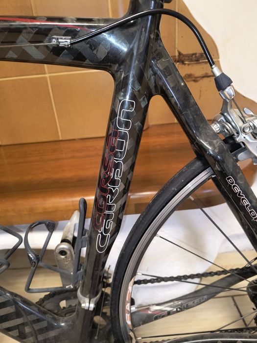 Bicicleta profesională de carbon