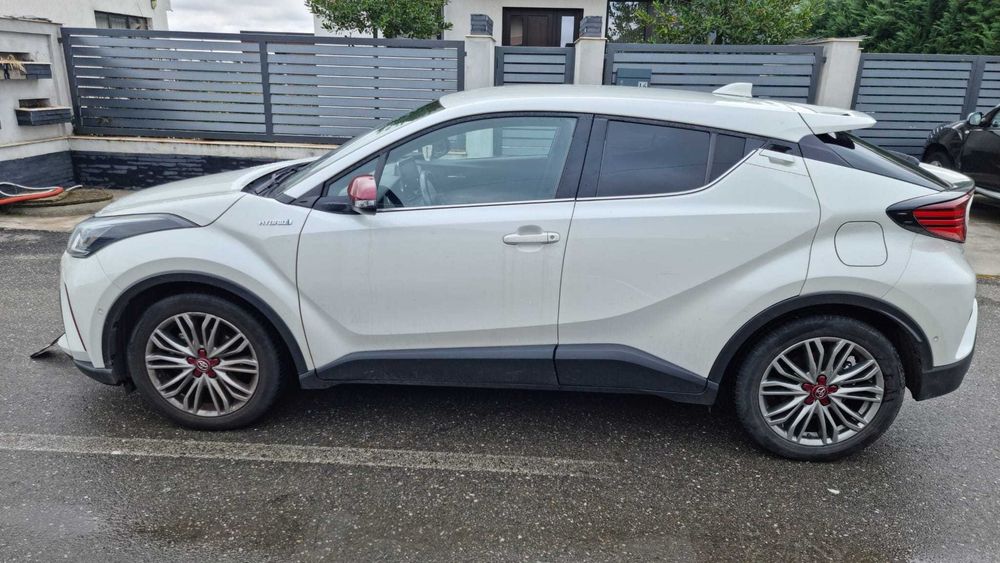 TOYOTA C-HR 2021 — imagine 4