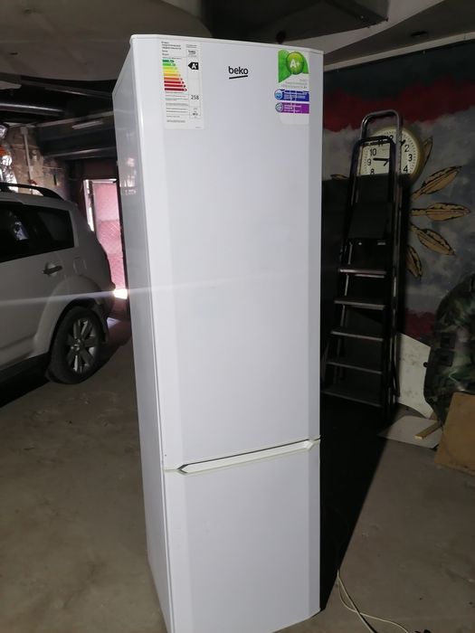 Продам холодильник