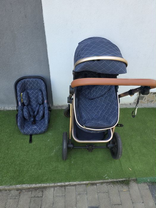 Vând scoică mașina plus căruț. Atât