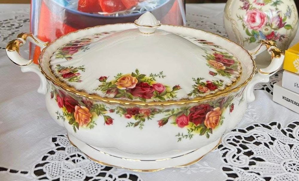 Съд за топло сервиране- терин, OldCountryRose’s, Royal Albert