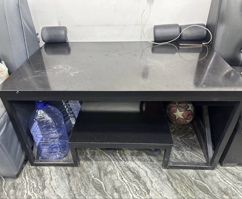 Ofis salon uchun stolsotiladi