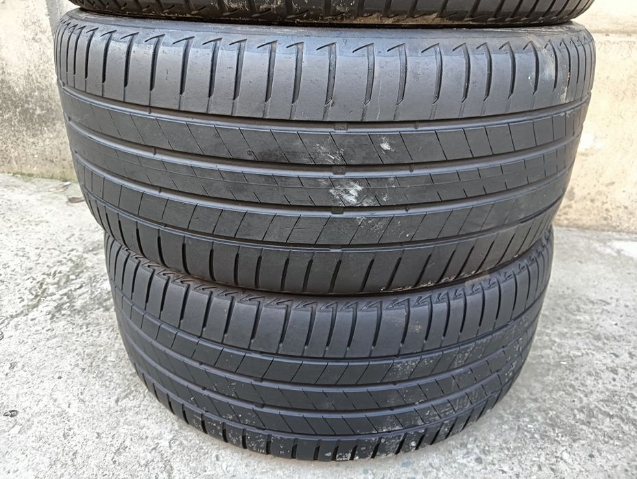 Set anvelope Bridgestone 245 40 R19