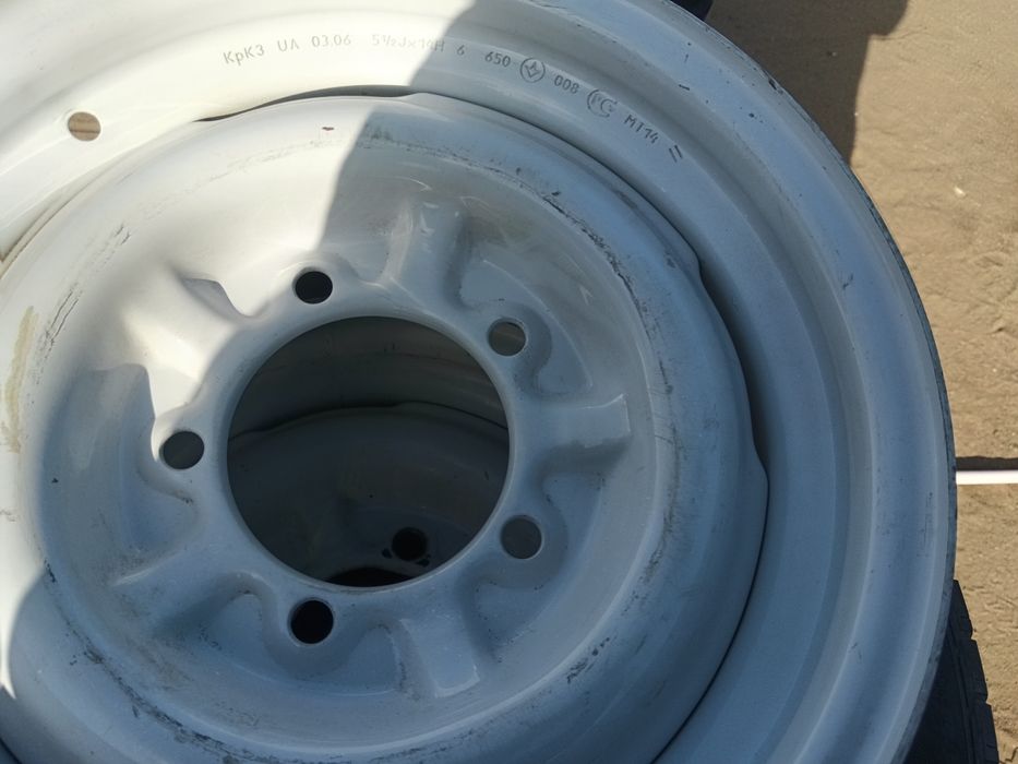 Продам шиня на волгу