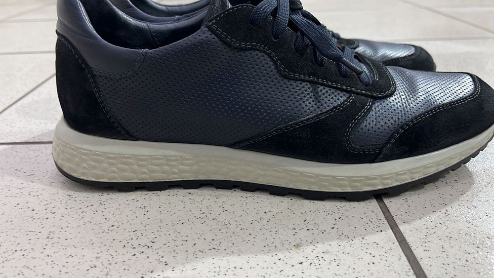 Мужские кроссовки