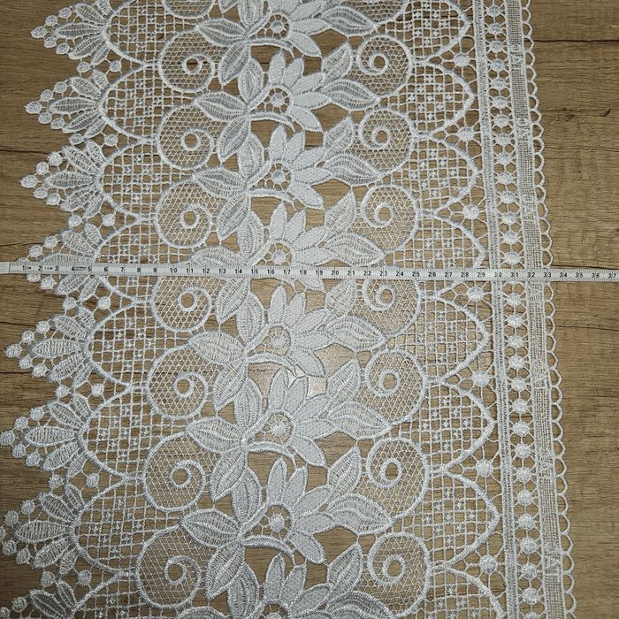 Кружево для скатерти и штор