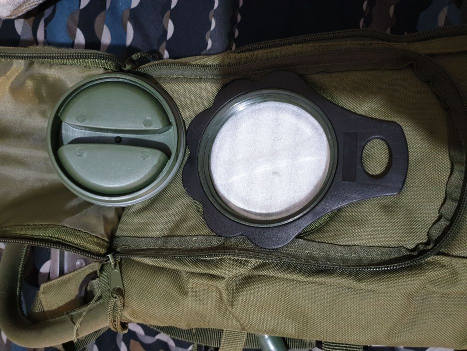 Vând camelbak + Cleaning kit