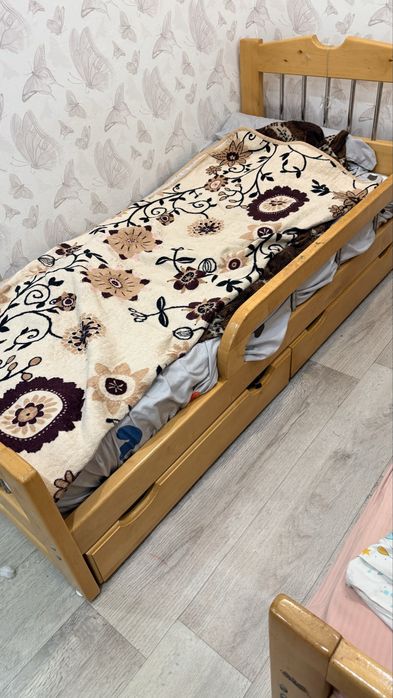 Детская кровать деревянная