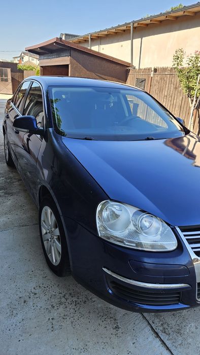 Vând Volkswagen Jetta,  1.6, benzina, stare bună, întreținută, fiscal pe loc