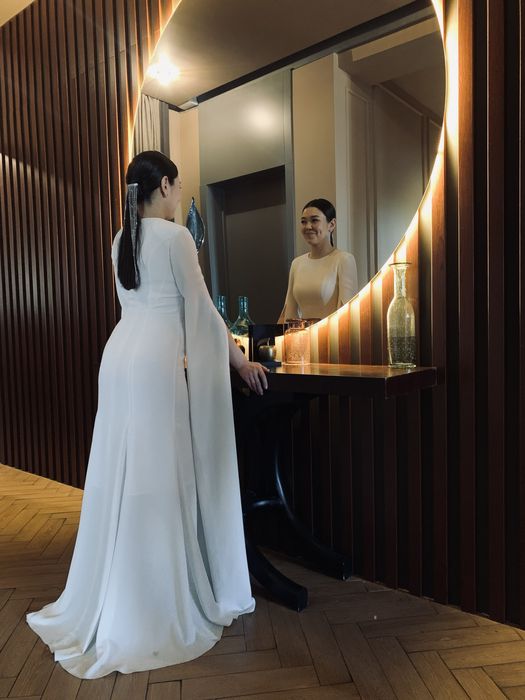 Белое платье со шлейфом