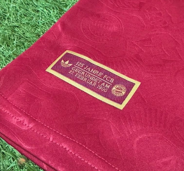 Тениска на Байерн Мюнхен 2025