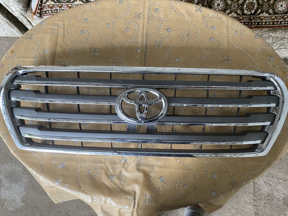 Решетка радиатора ланд крузер 200