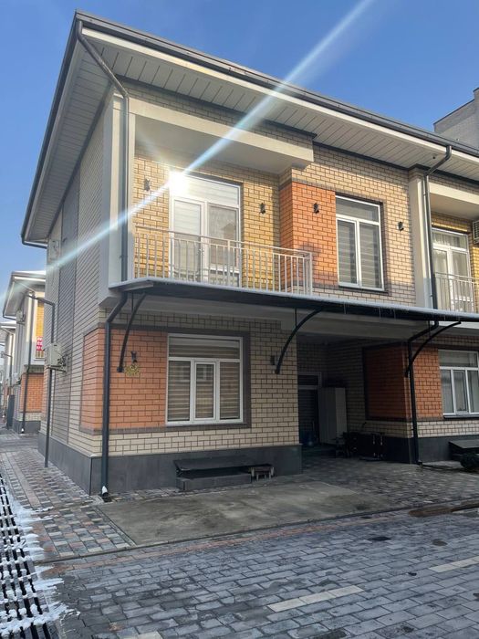 Mirabodskiy R-n kottejni gorodok zakritiy teretoriya 1.2 sotik 3 qavat