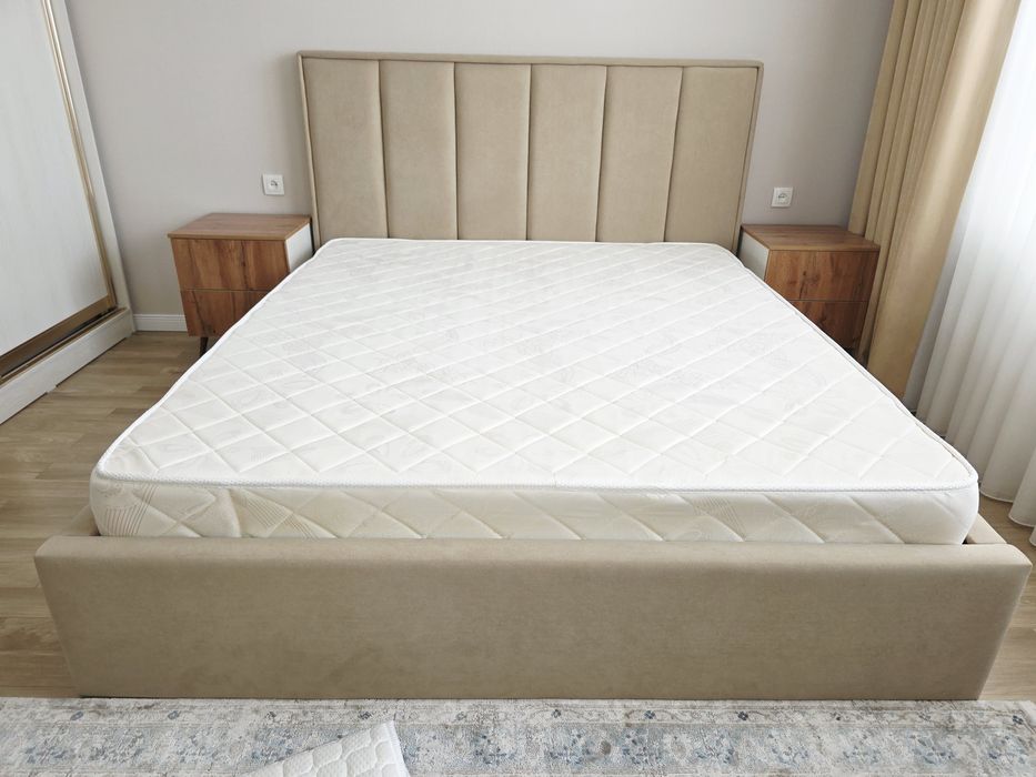 Новая спалная кровать с тумбами