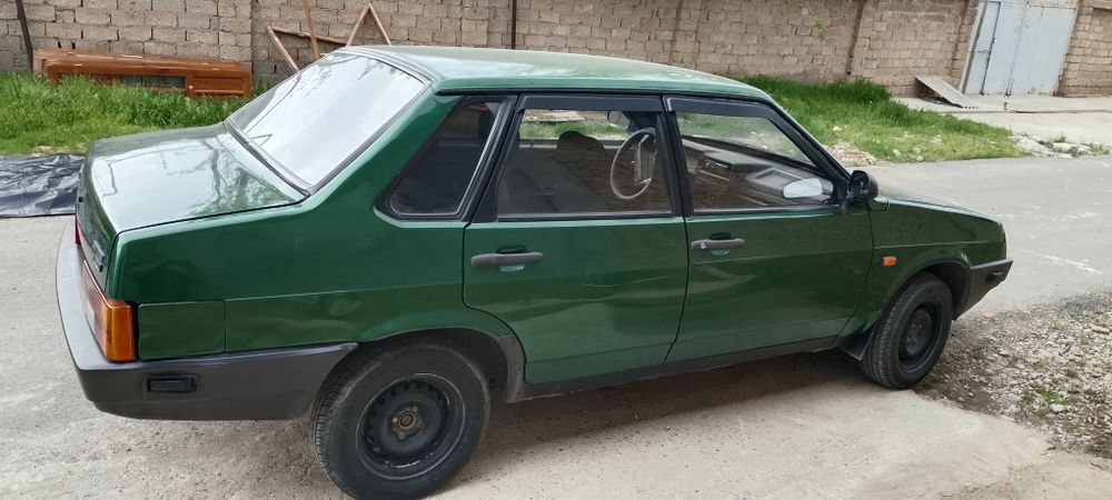 Vaz 21099 yahshi holatda benzin