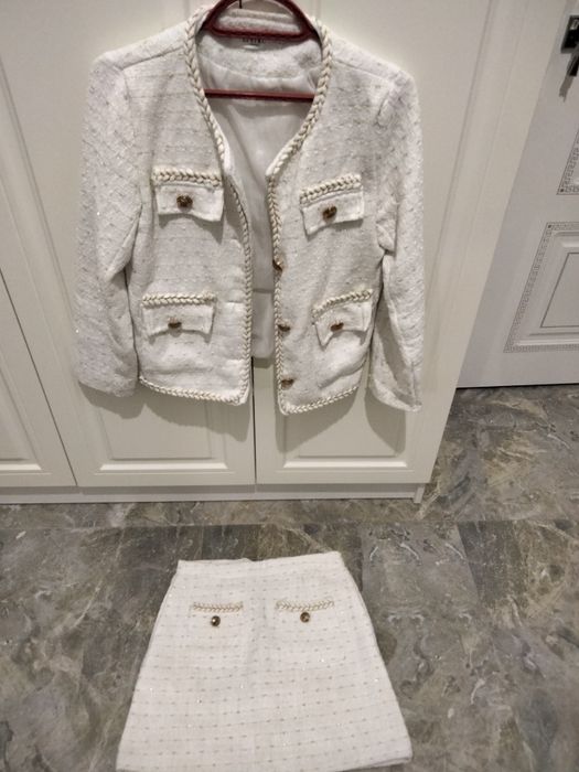 Срочно продам платья