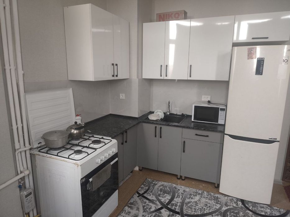 Дархонда Хамид олимжон метро,  41 м2 Бир хонали квартира сотмлади.