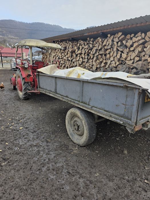 Tractor mccormik 320