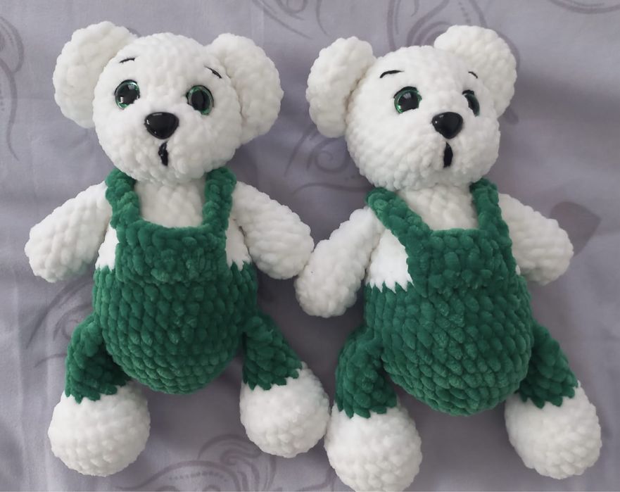 Ursulet crosetat manual cu fir moale de catifea handmade