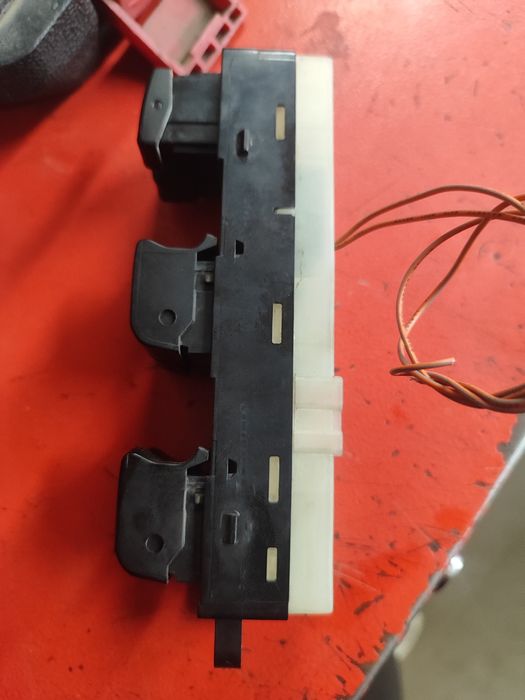 Стеклоподъёмник на Субару оутбак