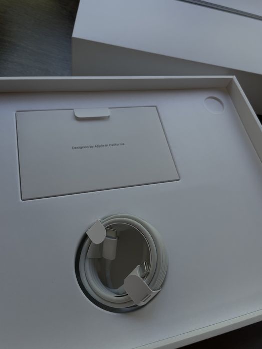 Apple MacBook Air 13 MGN93 серебристый