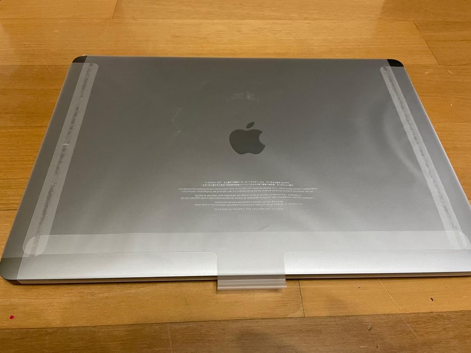Macbook Pro 15”, i7, 16gb Ram, 256 gb SSD, Placa dedicata Radeon