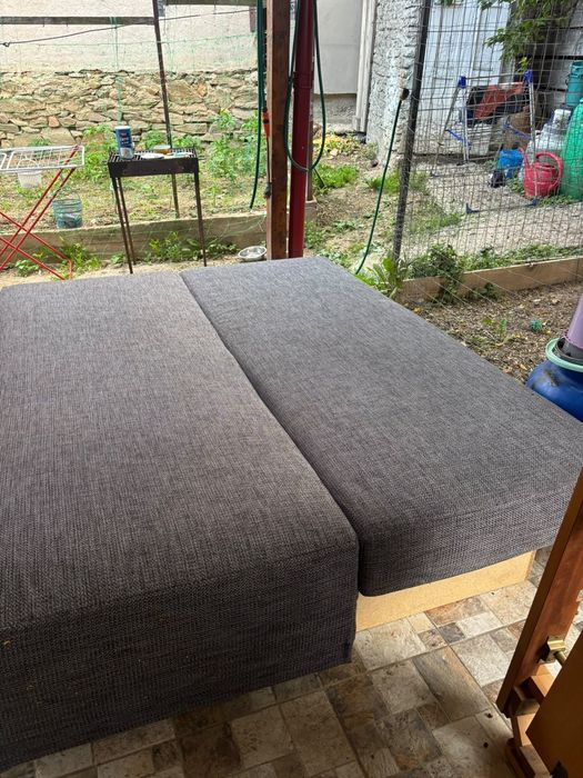 Canapea extensibilă minimalistă (fără brațe), gri închis – Stare excelentă