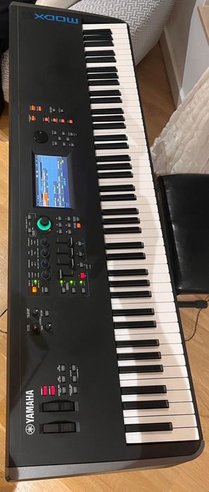 Pian digital Yamaha MODX8