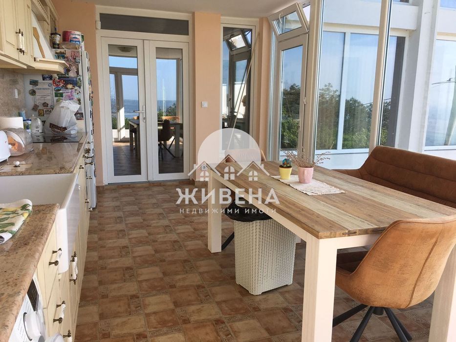 Продавам къща в м-т Акчелар, площ 150 кв.м