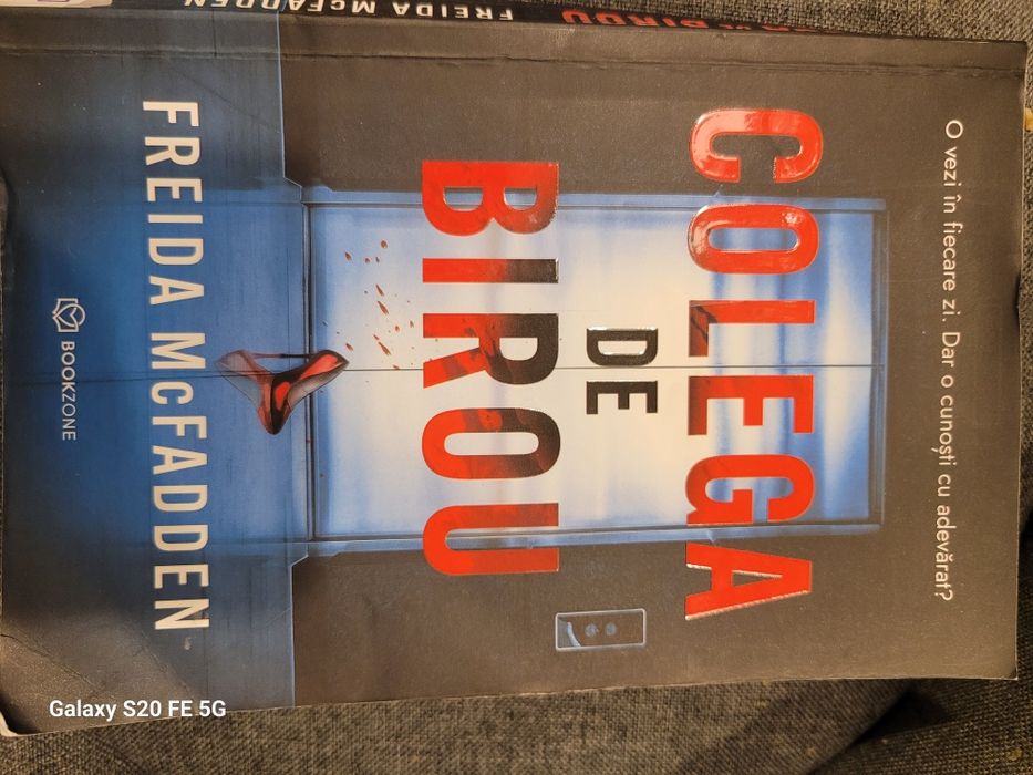 Carte "Colega de birou"