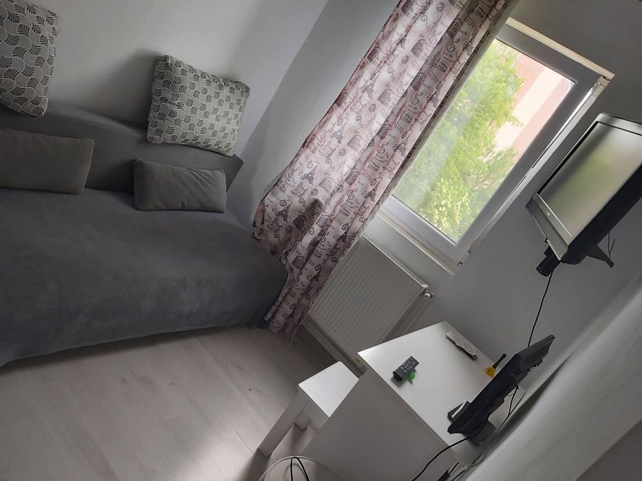Inchiriez apartament 3 camere in Deva