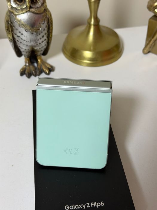 Samsung Galaxy Z Flip 6