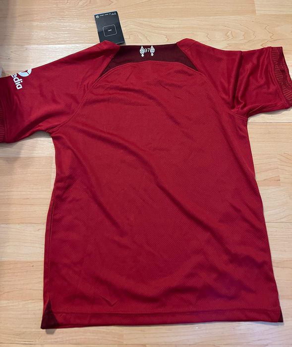 Детска тениска на Ливърпул - нова 6-8 години