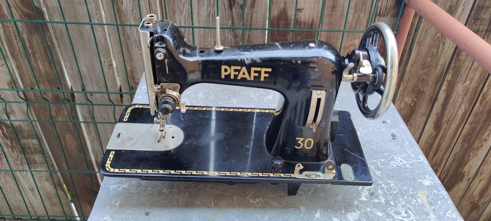 Mașină de cusut Pfaff
