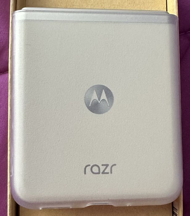Motorola Razr 40 -18GB/256GB