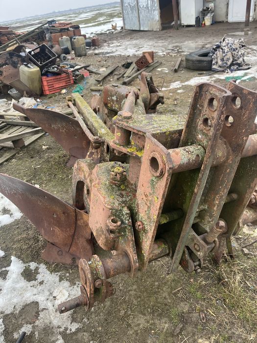 Vand toate utilajele