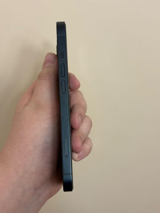 Продам айфон 13 128гб