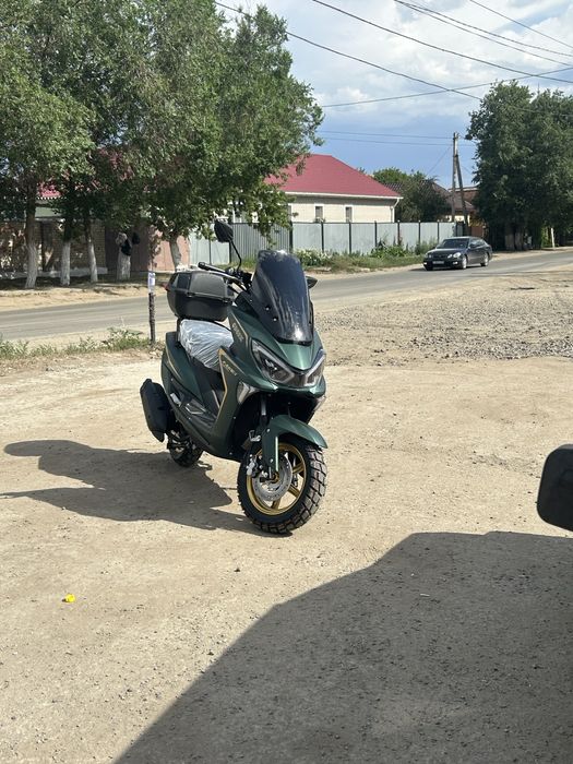 мопед maxi 175куб