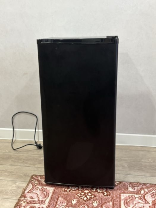 Мини-холодильник продается