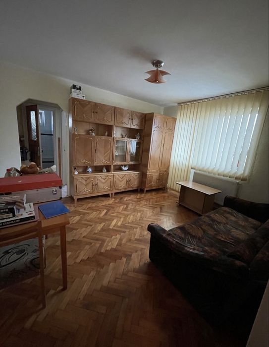 Apartament de închiriat