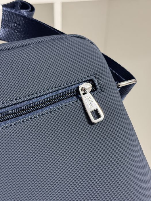 Барсетки Lacoste в черным и синем цвете