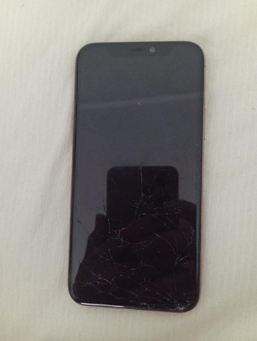 Айфон 11 про 256 гб с трешинами дисплей