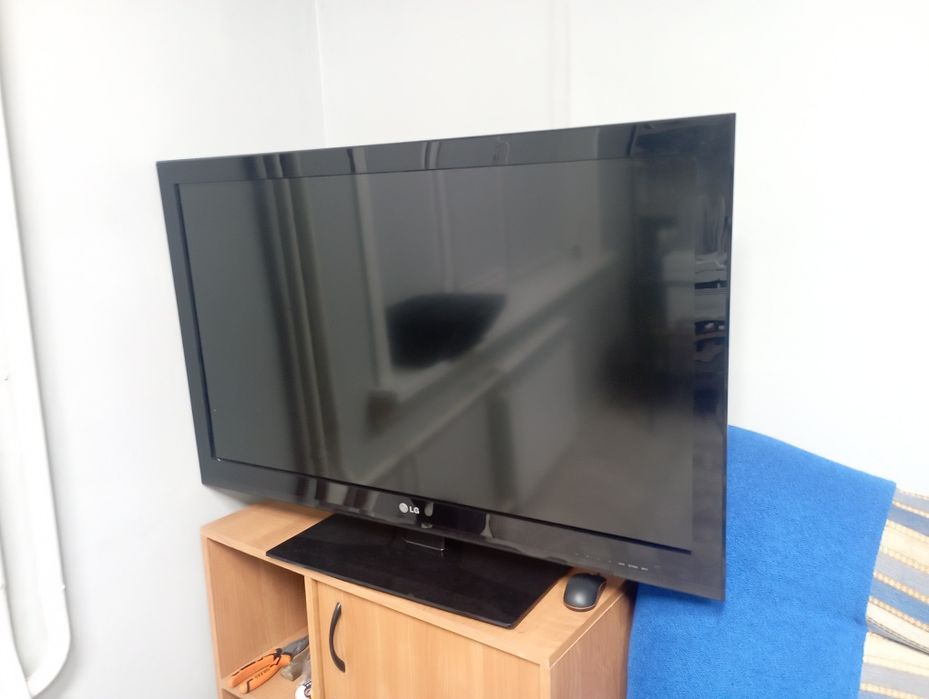 Продам телевизор LG в отличном рабочем состоянии