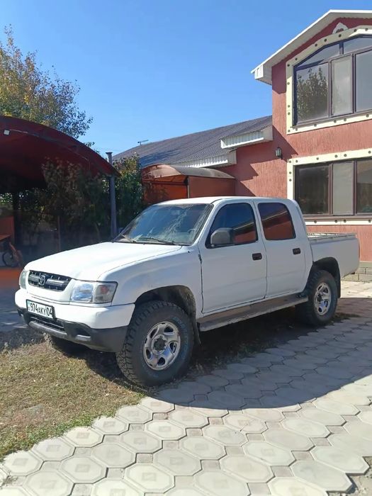 Хайлюкс сатылады