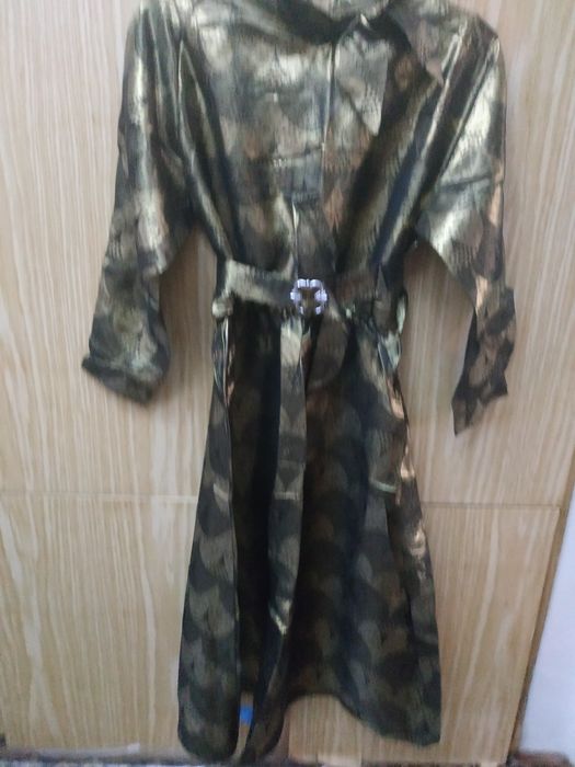 ЯНГИ кўйлак, лозим.Мутлоқо ЯНГИ.