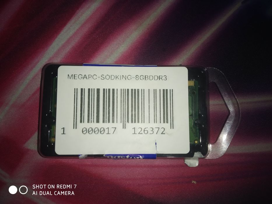 Kingston DDR3 8gb holati yangi noutbukka togri kelmadi srochna sotaman
